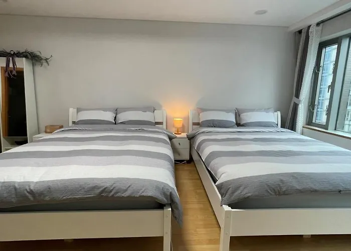 Hongdae Residence-4 - 1min From Hongik Univ Station #1 Apartment Seoul