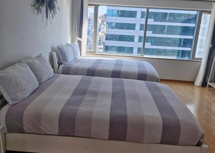 Hongdae Residence-4 - 1min From Hongik Univ Station #1 Apartment Seoul