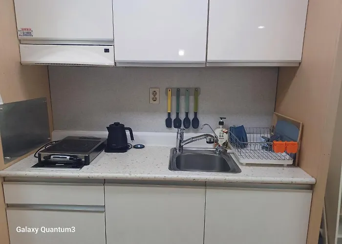 Hongdae Residence-4 - 1min From Hongik Univ Station #1 Apartment *