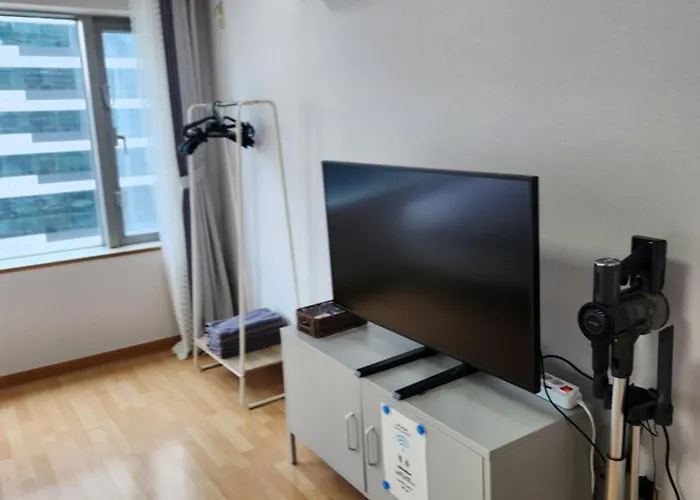 Apartment Hongdae Residence-4 - 1min From Hongik Univ Station #1 *
